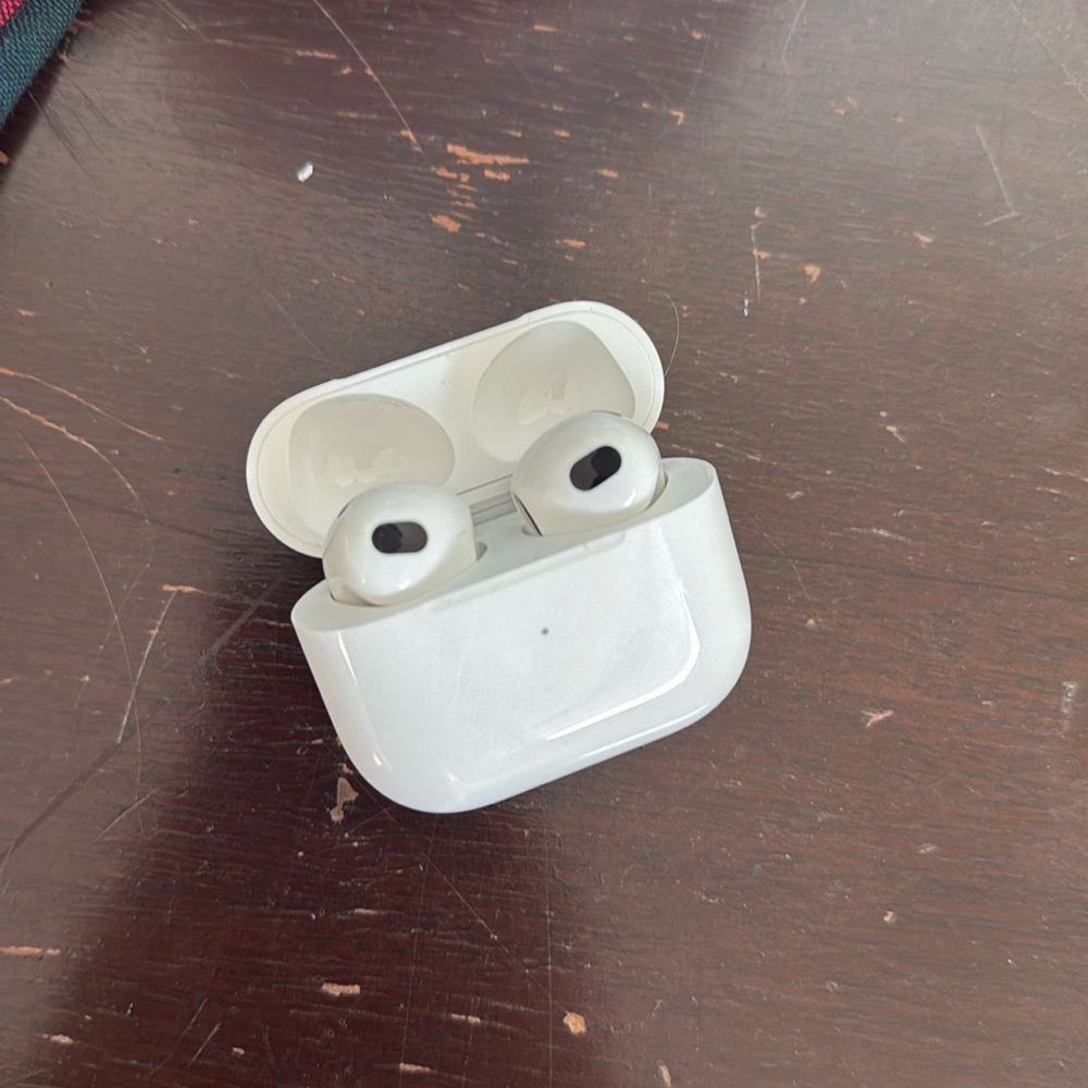 Apple AirPods brand new no box